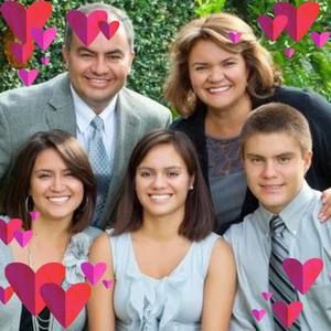 Meet your Posher, Elodia